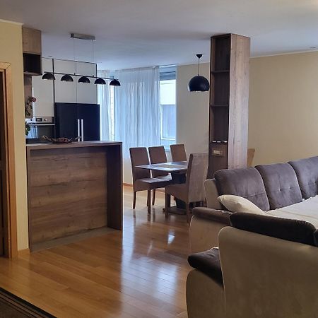 Apartman Centar Bulevar Ex Sa Garazom Баня-Лука Экстерьер фото