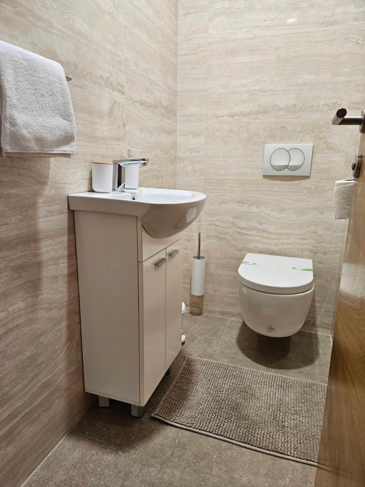 Apartman Centar Bulevar Ex Sa Garazom Баня-Лука Экстерьер фото